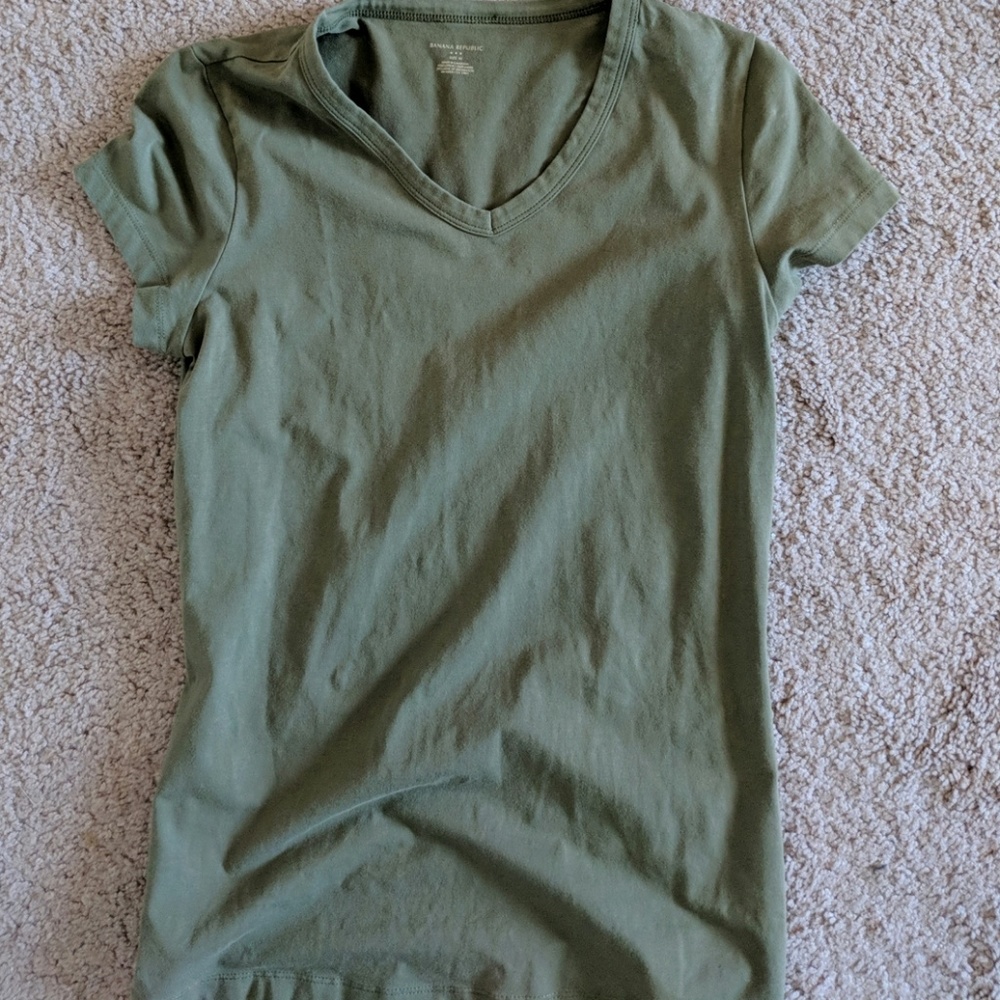 Banana Republic tee